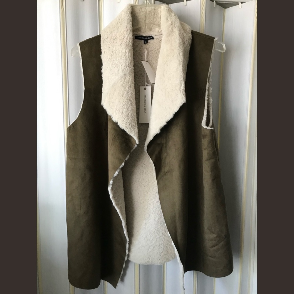 Madison & Lola NWT, olive, sz L, faux suede vest
